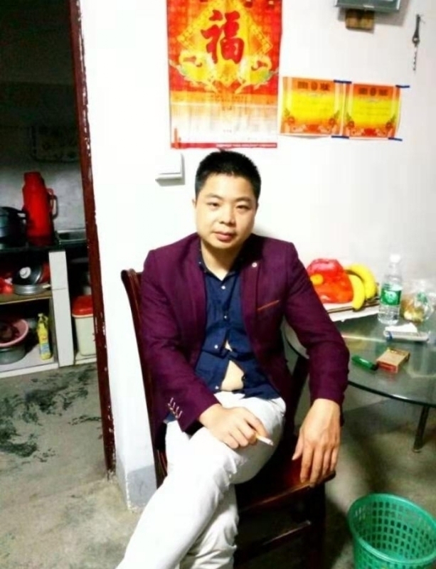 蓝色的微笑的第一张照片--唐山相亲服务中心