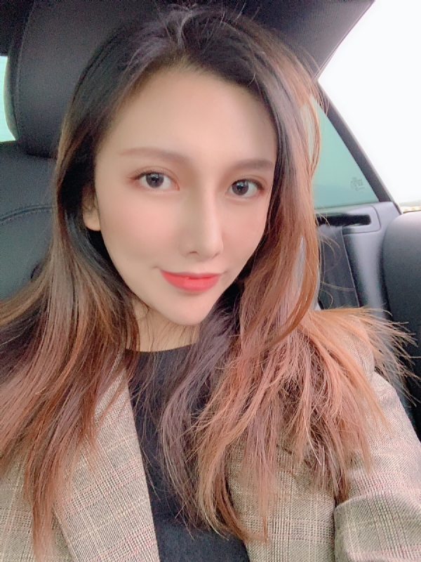 李岚Lancy的第一张照片--唐山相亲服务中心