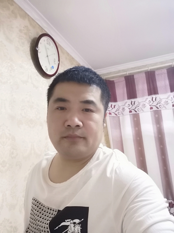 爱你的眼睛的第一张照片--唐山相亲服务中心