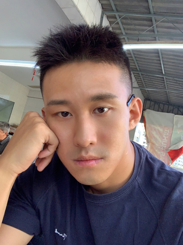 相见恨晚的第二张照片--唐山相亲服务中心