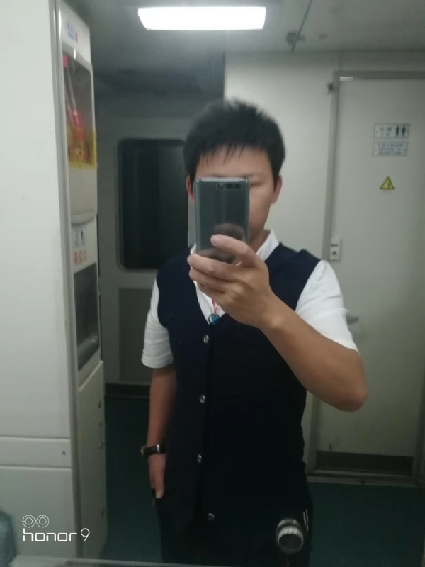 阳光下de幸福的第一张照片--唐山相亲服务中心
