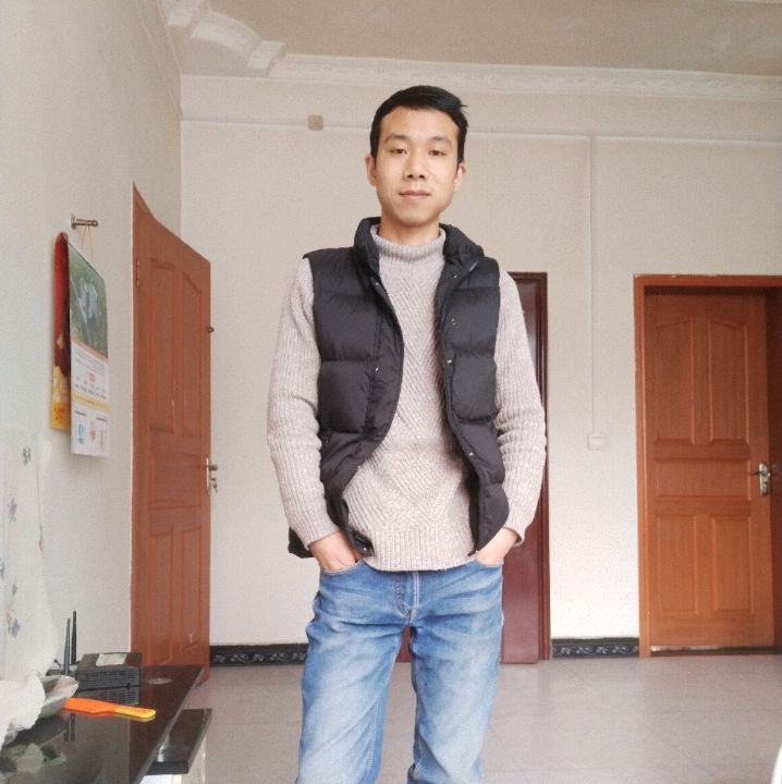 小伙子的第一张照片--唐山相亲服务中心
