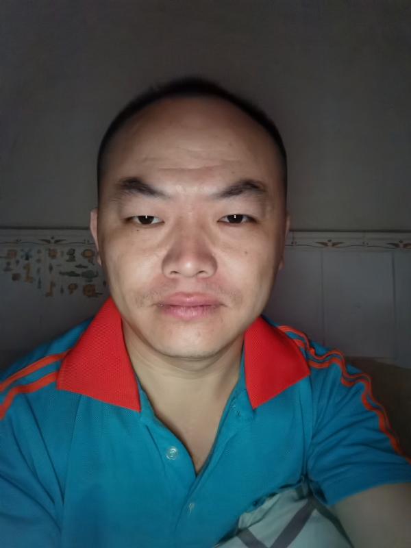 与子携老的第三张照片--唐山相亲服务中心
