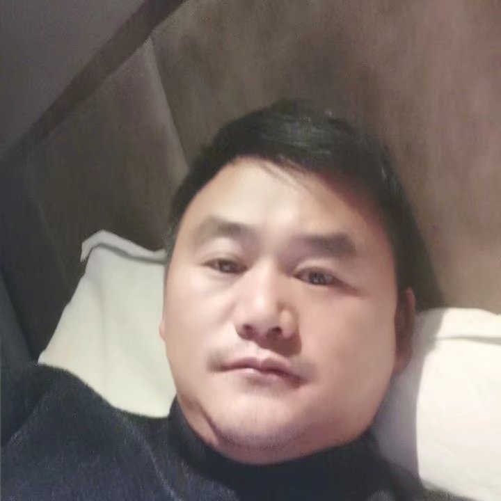 奔跑的第四张照片--唐山相亲服务中心
