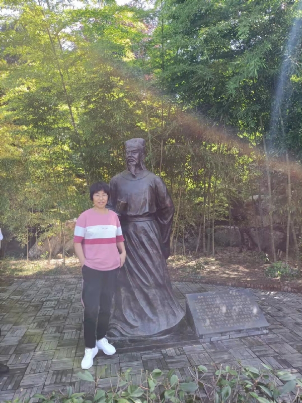 秋天的菊花的第一张照片--唐山相亲服务中心