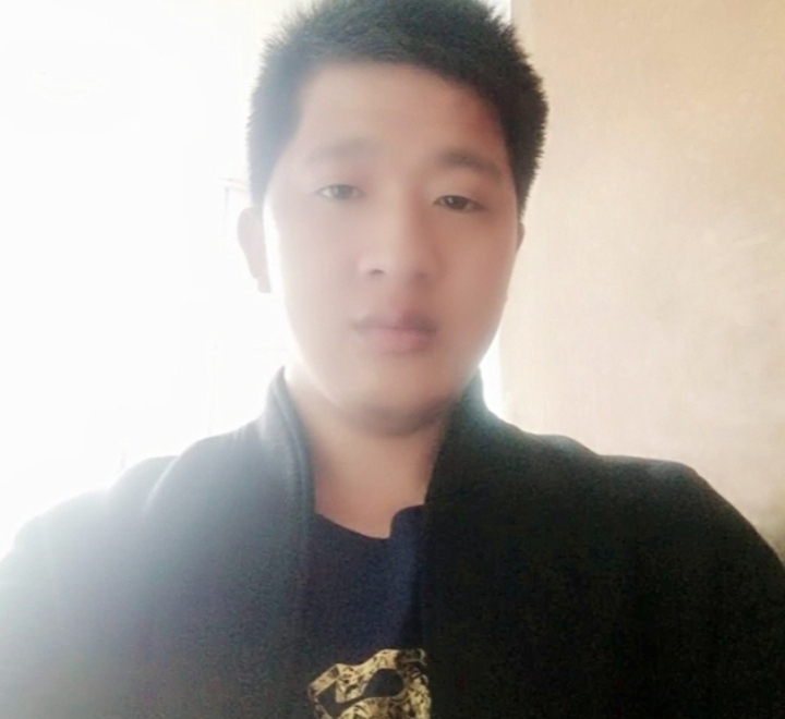 形影不离的第一张照片--唐山相亲服务中心