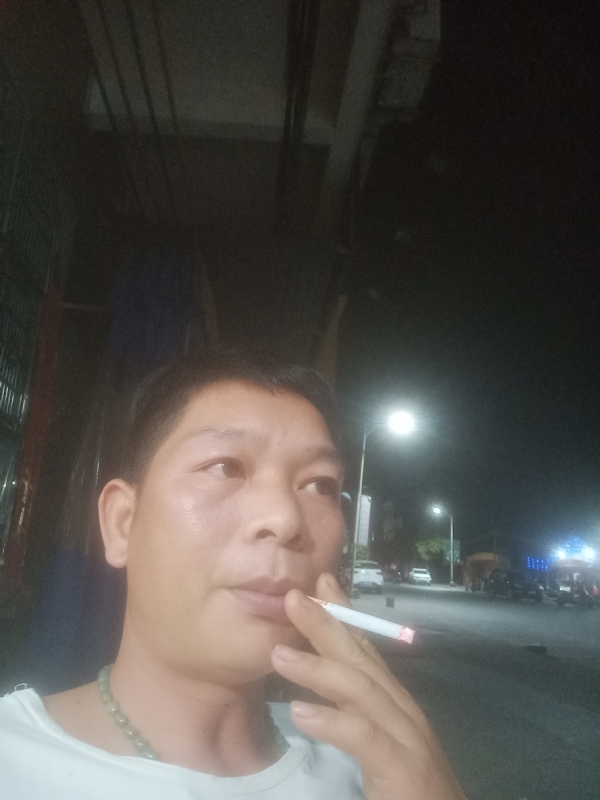善解人意的第一张照片--唐山相亲服务中心