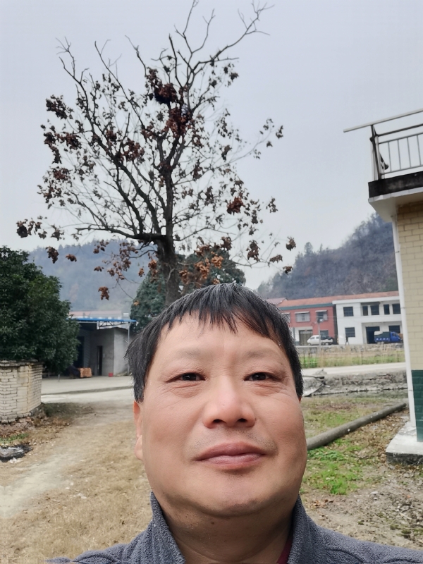 苏众青春冲浪的第一张照片--唐山相亲服务中心