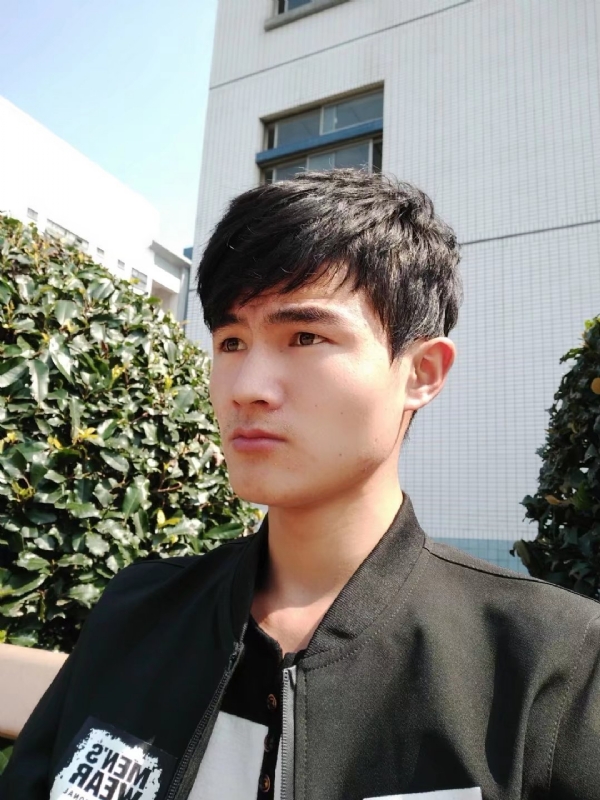 阳光男孩的第四张照片--唐山相亲服务中心