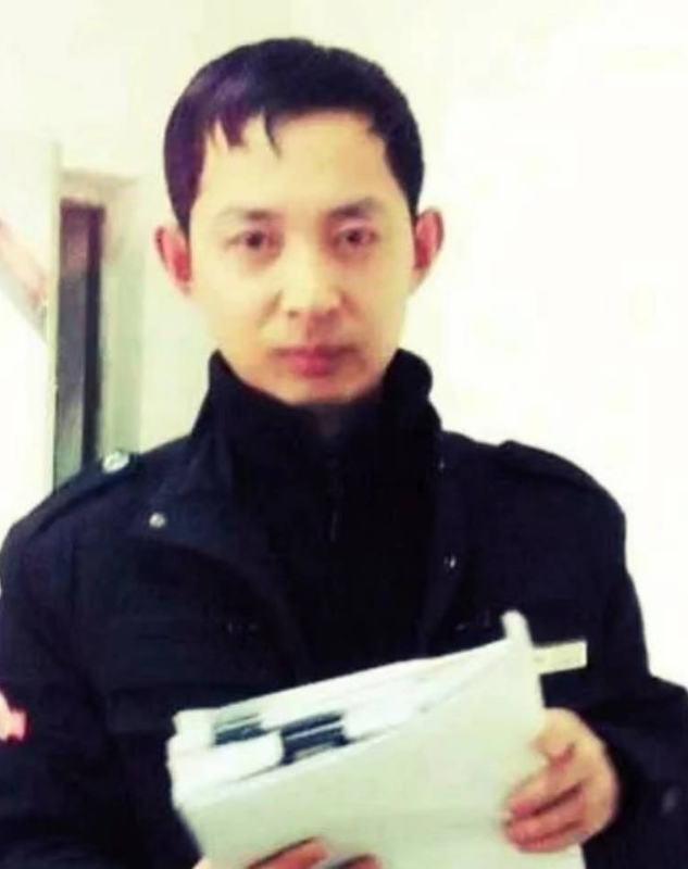 风雨中有你的第一张照片--唐山相亲服务中心