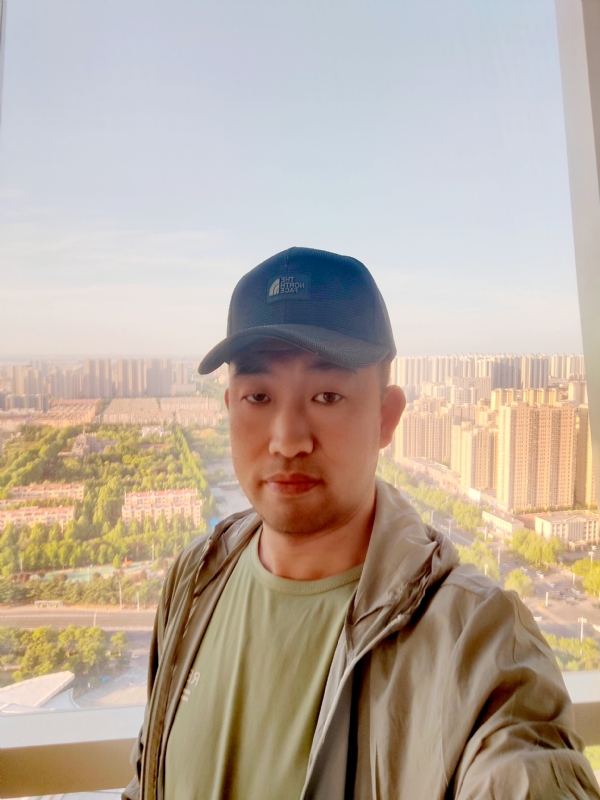 勇攀高峰的第一张照片--唐山相亲服务中心