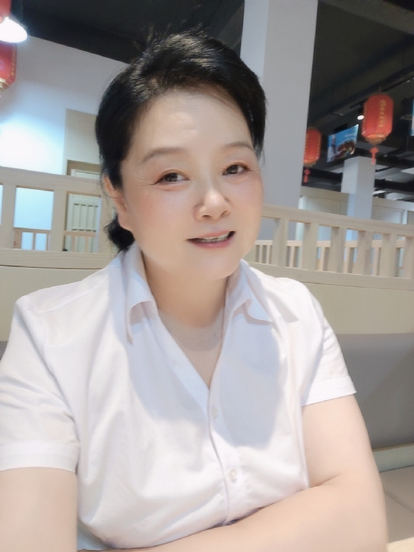 丁姐爱生活的第一张照片--唐山相亲服务中心