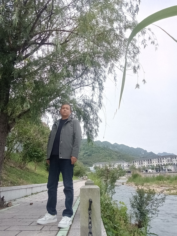 飞雪飘零的第一张照片--唐山相亲服务中心