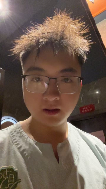成熟稳重的男士的第一张照片--唐山相亲服务中心