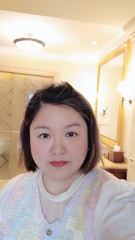衎静玲瓏的第一张照片--唐山相亲服务中心
