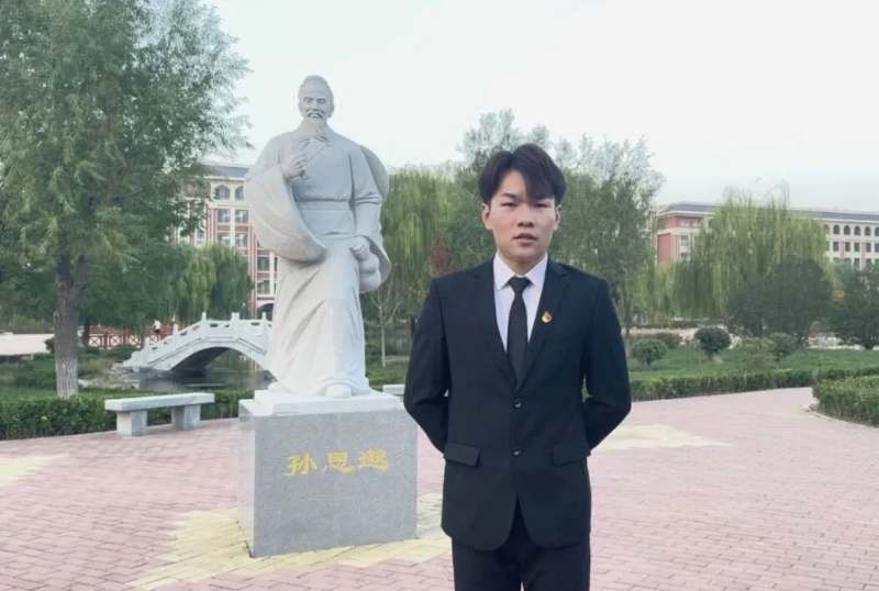 尚明月的第一张照片--唐山相亲服务中心