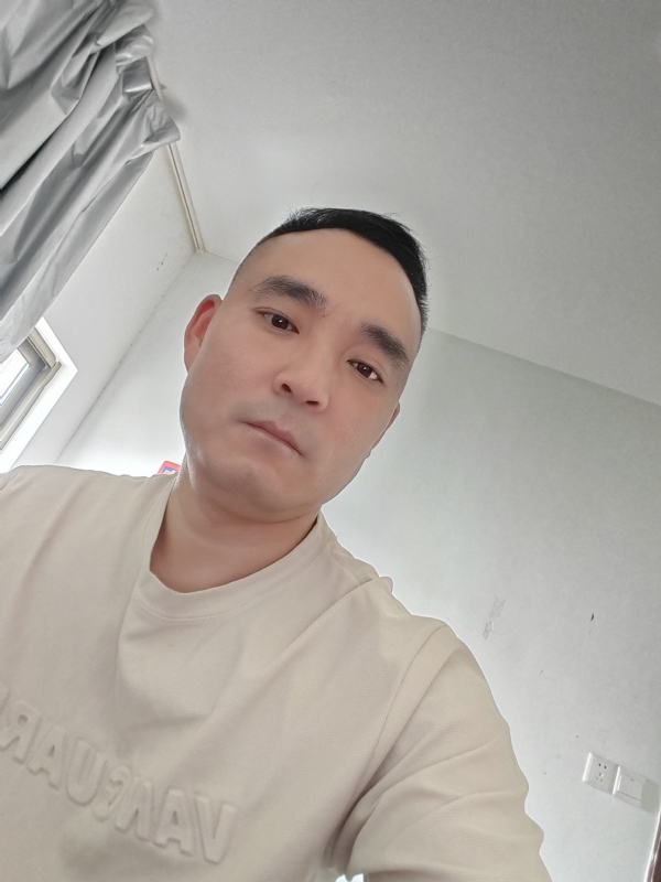 小锋的第一张照片--唐山相亲服务中心